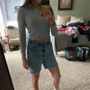 Long sleeved cropped pullover